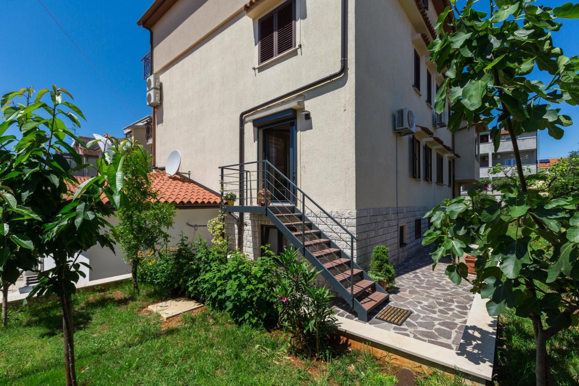 Apartment Oleandar Πόρετς Εξωτερικό φωτογραφία